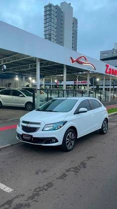 CHEVROLET ONIX 1.4 MPFI LTZ 8V FLEX 4P AUTOMÁTICO CHEVROLET ONIX 1.4 MPFI LTZ 8V FLEX 4P AUTOMÁTICO
